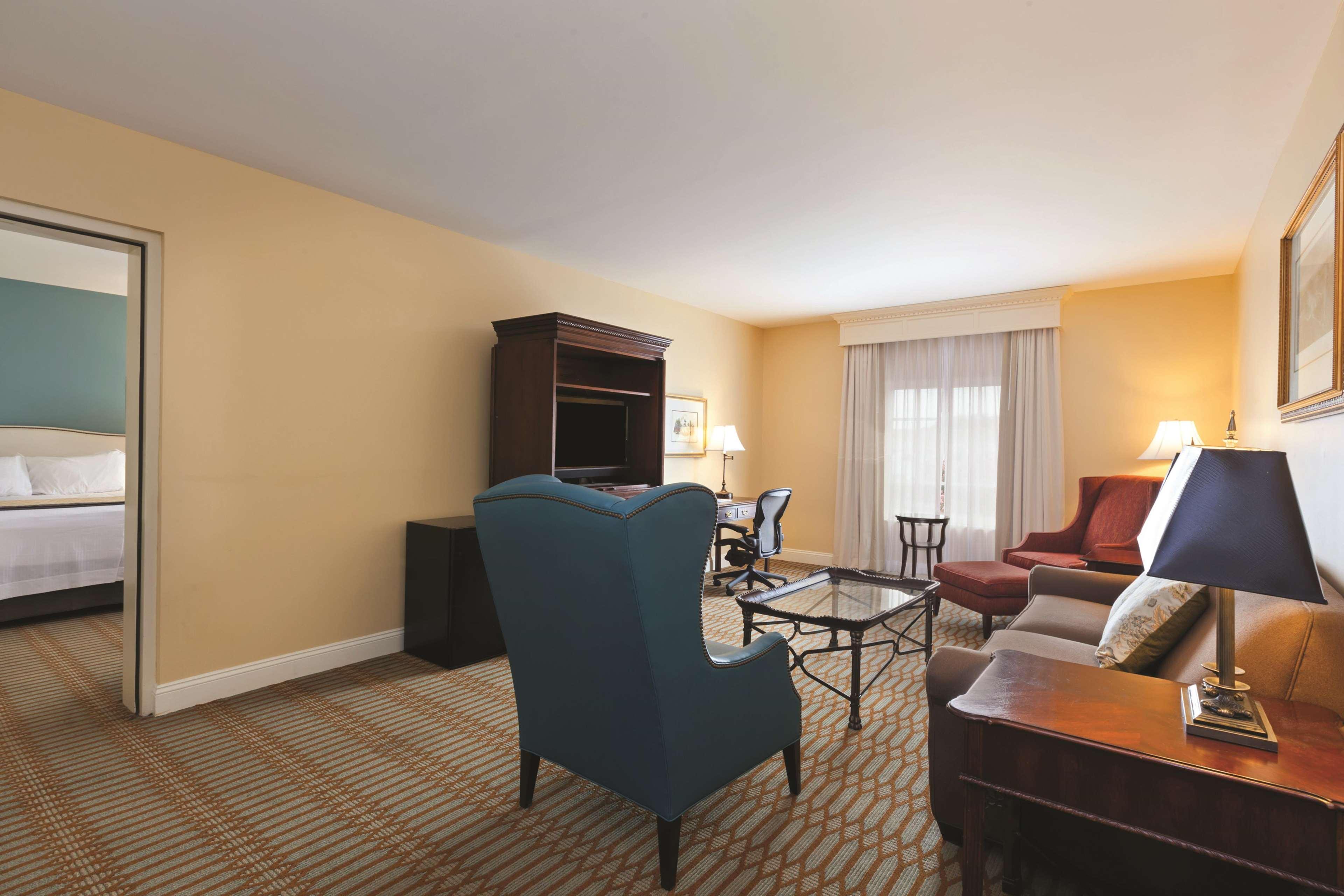 Virginia Crossings Hotel, Tapestry Collection By Hilton Glen Allen Bagian luar foto