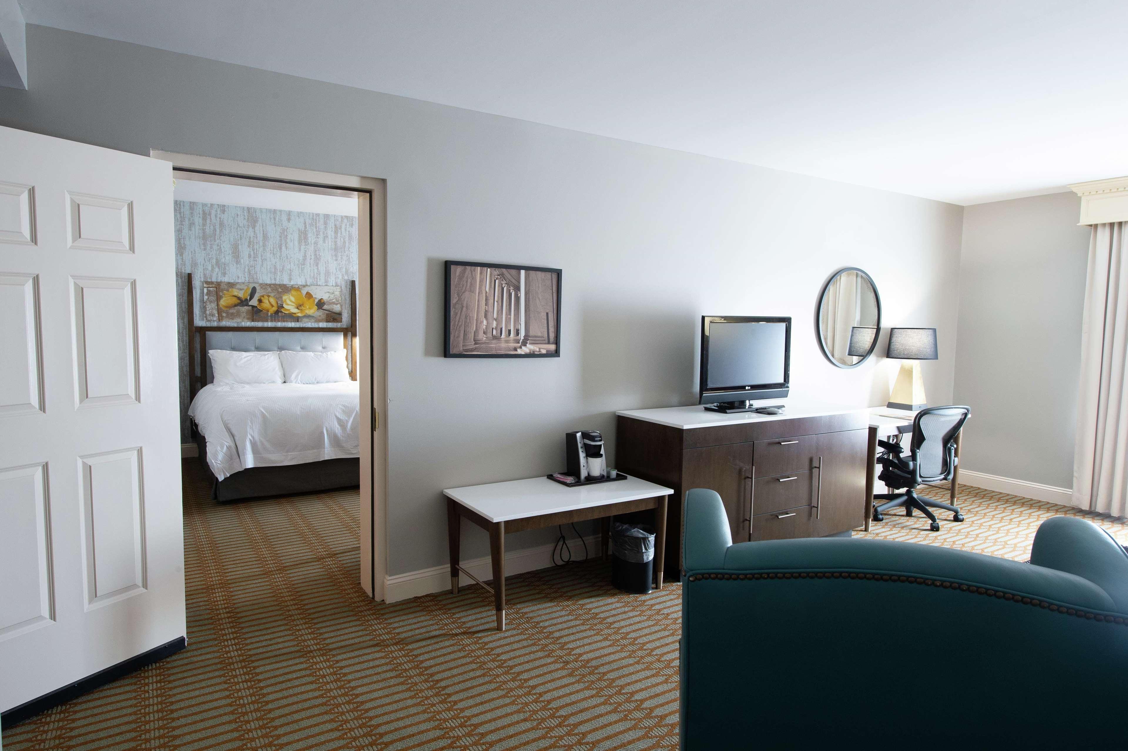 Virginia Crossings Hotel, Tapestry Collection By Hilton Glen Allen Bagian luar foto