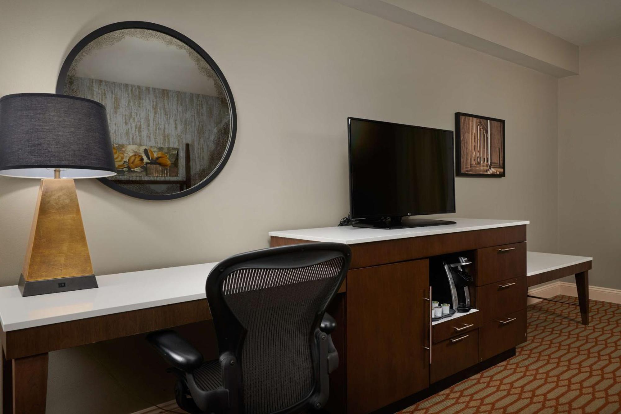 Virginia Crossings Hotel, Tapestry Collection By Hilton Glen Allen Bagian luar foto